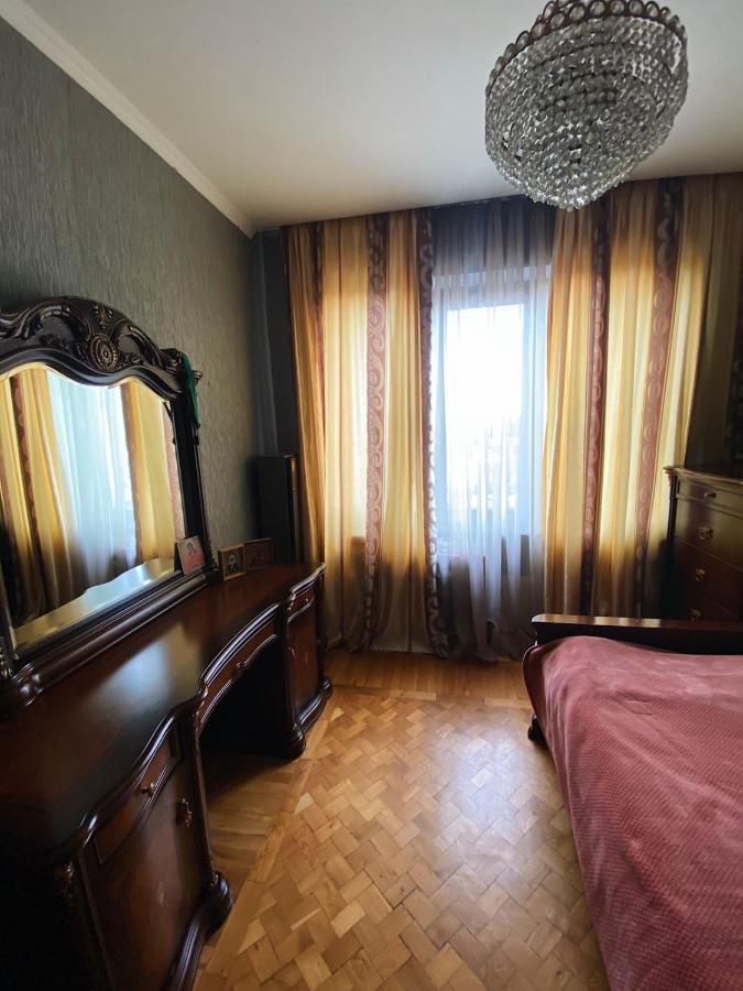 Большая Четырехкомнатная Квартира С Двумя Балконами У Моря В Центре Сухума,В Абхазии Экстерьер фото