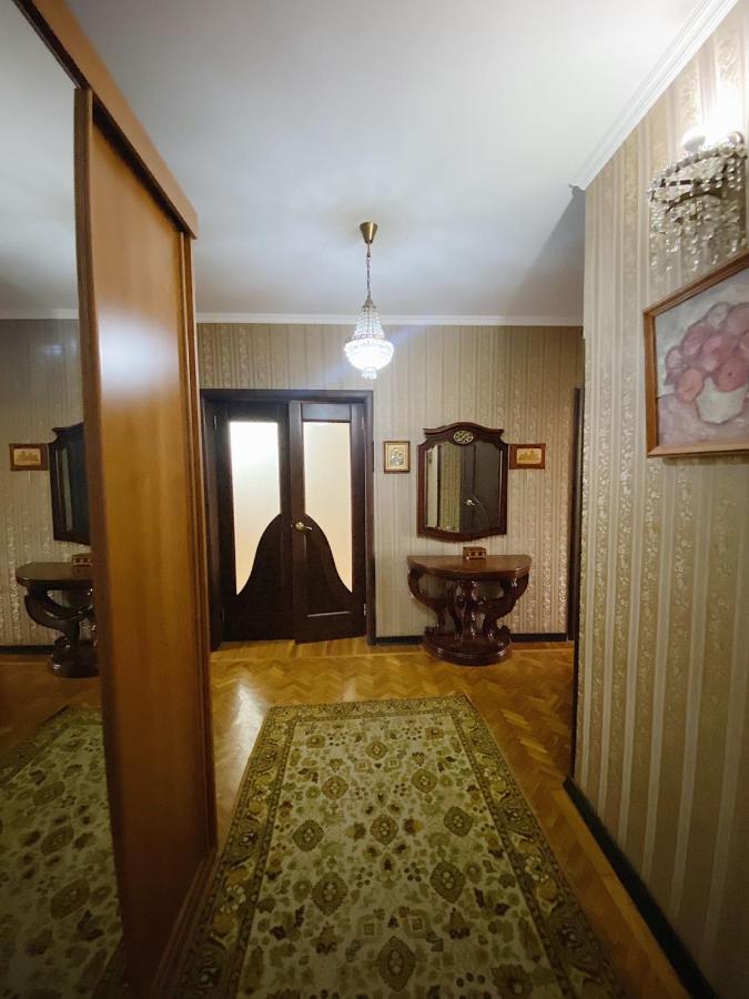 Большая Четырехкомнатная Квартира С Двумя Балконами У Моря В Центре Сухума,В Абхазии Экстерьер фото